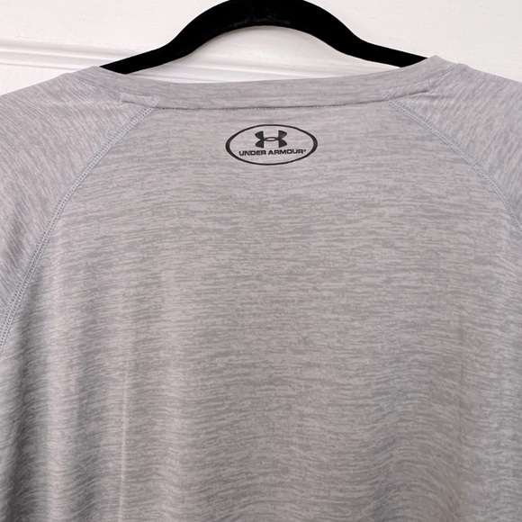 UnderArmour longsleeve workout Jersey - Picture 2 of 3